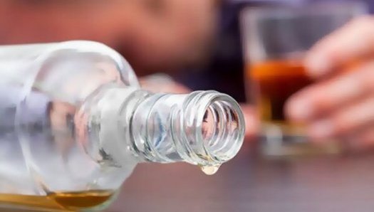مرگ ۱۴ کرجی بر اثر مصرف مشروبات تقلبی