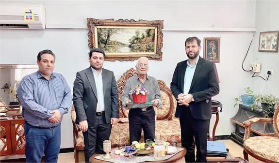 حضور مدیرکل فرهنگ خوزستان در منزل دوتن از پیشکسوتان سینما