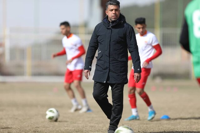 یک فولادی سرمربی آبی پوش ملاثانی شد