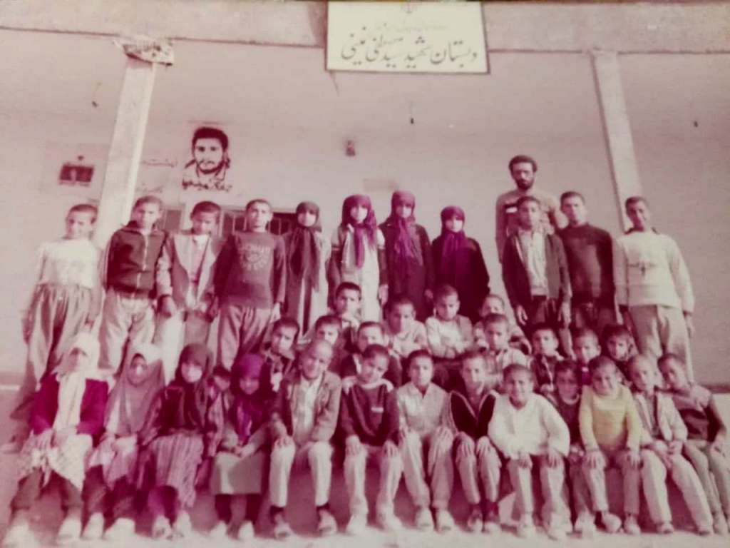 دبستان شهید سیدمصطفی خمینی در کوت سید شریف، بخش ویس شهرستان باوی سال تحصیلی ۱۳۶۲-۱۳۶۳