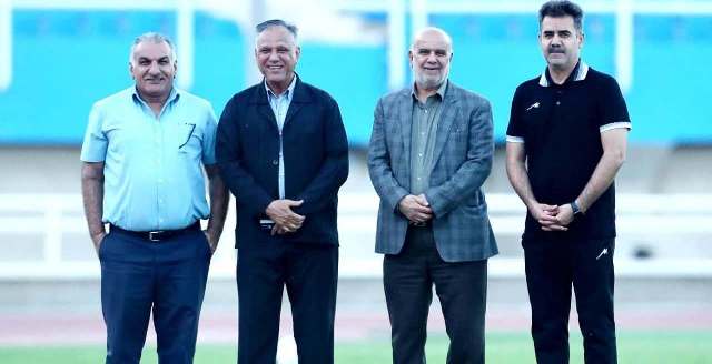 حضور سرزده طالقانی در در تمرین استقلال خوزستان حضور سرزده طالقانی در در تمرین استقلال خوزستان