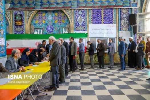 خوزستانی‌ها پای صندوق‌های رای آفتابی شدند