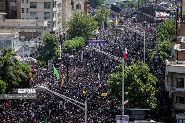 بدرود غمگنانه مردم و مسوولان کشور با خدمتگزاران شهید