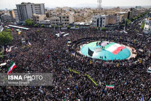 بدرود غمگنانه مردم و مسوولان کشور با خدمتگزاران شهید