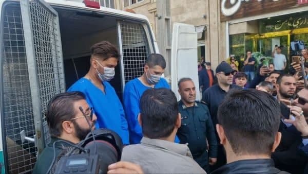 جزییات زورگیری از یک مادر با کودکی در آغوش جزییات زورگیری از یک مادر با کودکی در آغوش