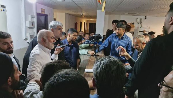 میان کار بزرگ استاندار و نمایش کوچک!