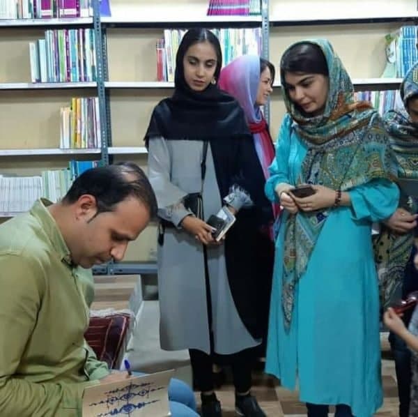  شاعران به تماشای (بر مناظرِ جان) بهنود بهادری نشستند!