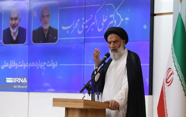 باید بدون دخالت به استاندار خوزستان کمک شود