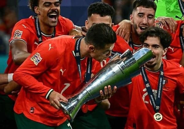  جام قهرمانی لیگ ملت‌های اروپا در دستان رونالدو