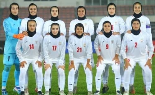 ژاپنی ها ۱۱ گل به دختران ایران پیشکش کردند!