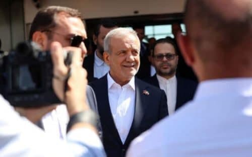 مجری ثریا مواضع رییس جمهور را به سخره گرفت!