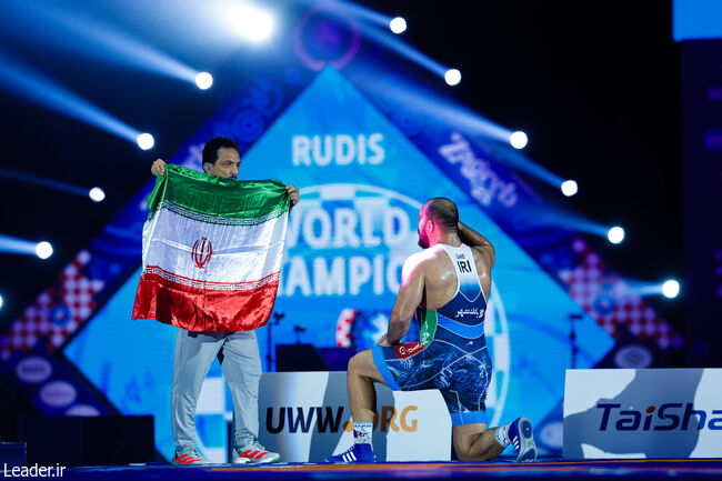 رهبر انقلاب: «آفرین بر شما!» رهبر انقلاب: «آفرین بر شما!»