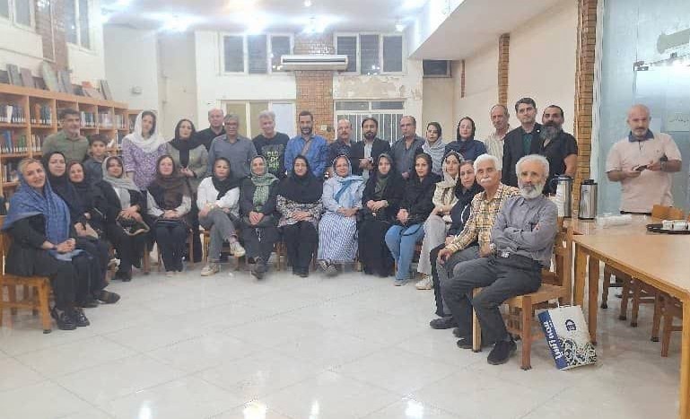 احمد دهقان: «نویسنده نشوید… مگر آن‌که دیوانه باشید!»