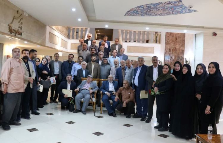 برگزاری آیین نکوداشت پیشکسوتان مطبوعات خوزستان/قلم‌هایی که هنوز می‌نویسند