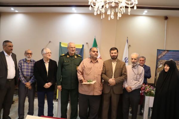 برگزاری آیین نکوداشت پیشکسوتان مطبوعات خوزستان/قلم‌هایی که هنوز می‌نویسند