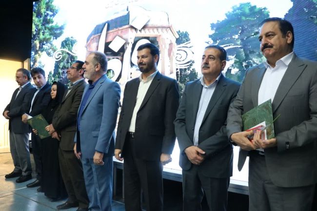 حافظ، شاعر ترجمه‌ناپذیرِ زبان ایهام؛ هنوز او را نشناخته‌ایم