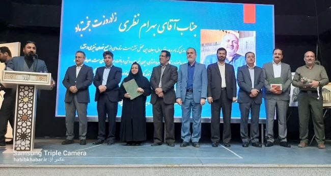 حافظ، شاعر ترجمه‌ناپذیرِ زبان ایهام؛ هنوز او را نشناخته‌ایم