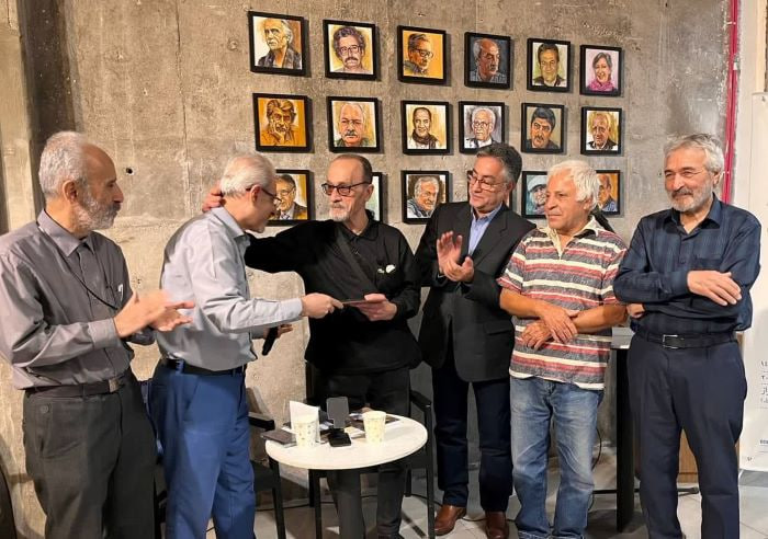 «ماهِ خسته» در اهواز بیدار شد/شاعری که واژه ها را فرامی خواند «ماهِ خسته» در اهواز بیدار شد/شاعری که واژه ها را فرامی خواند