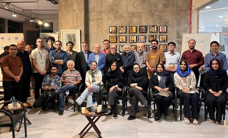 «ماهِ خسته» در اهواز بیدار شد/شاعری که واژه ها را فرامی خواند «ماهِ خسته» در اهواز بیدار شد/شاعری که واژه ها را فرامی خواند