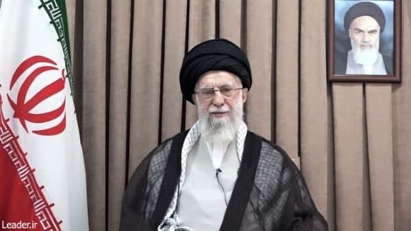 رهبر انقلاب: آمریکایی ها با ورود نظامی صدمه جبران ناپذیر می بینند