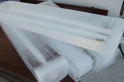 هشدار وزارت بهداشت: از یخهای بزرگ صنعتی استفاده نکنید! هشدار وزارت بهداشت: از یخهای بزرگ صنعتی استفاده نکنید!