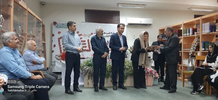 شبی که شعر در شب‌نشینی واژه‌ها جوانه زد