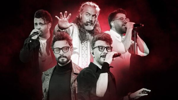 همنوازی رایگان ۵ خواننده در میدان انقلاب