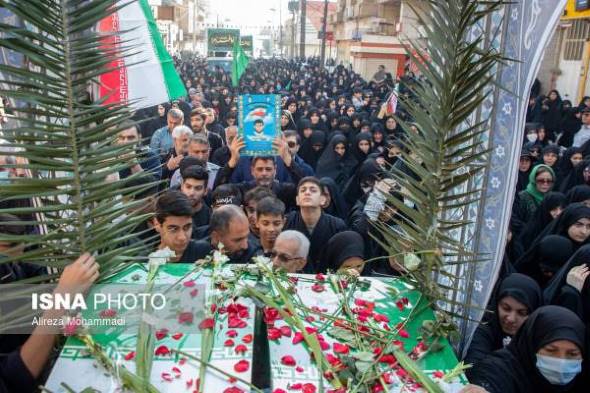 برگزاری آیین تشییع پیکرهای ۸ شهید گمنام در اهواز